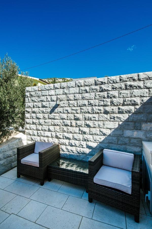 Apartments By The Sea Starigrad, Paklenica - 16421 Exterior foto