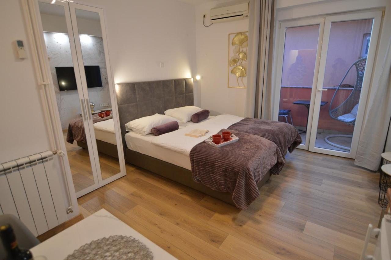 Apartments By The Sea Starigrad, Paklenica - 16421 Exterior foto