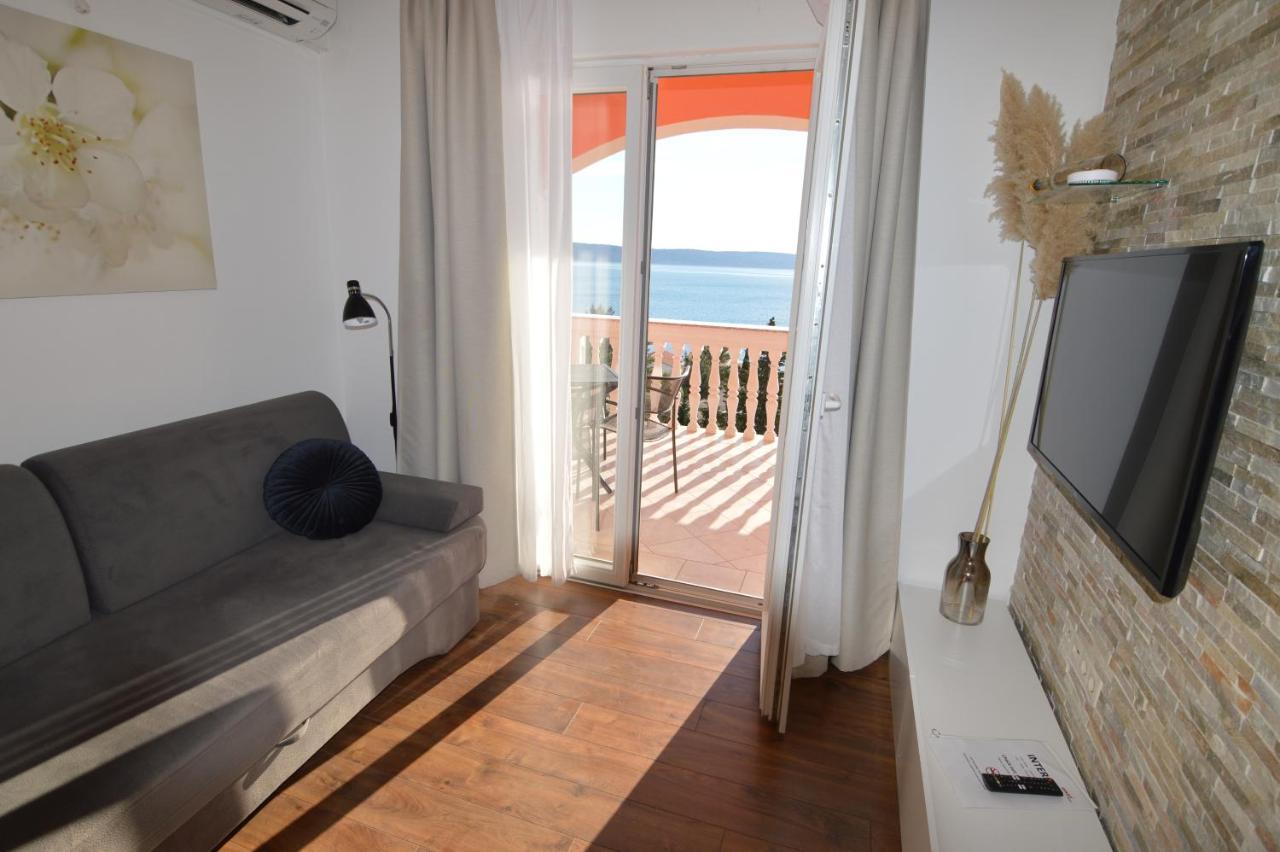Apartments By The Sea Starigrad, Paklenica - 16421 Exterior foto
